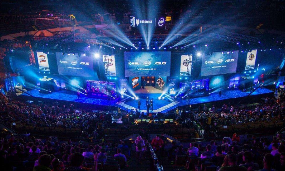 孙颖莎作为亚洲运动员代表登台巴黎奥运会闭幕式.